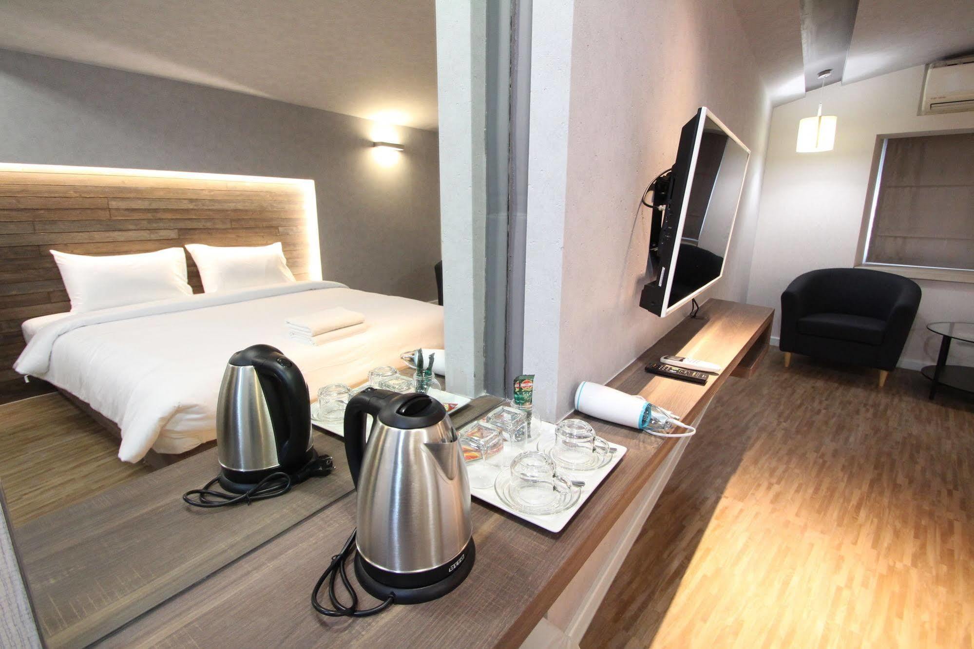 Preme Hostel Бангкок Экстерьер фото